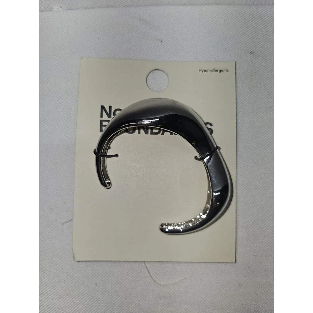 NWT No Boundaries Silver Tone Organic Sculpted Cuff Bracelet Abstract Modernist